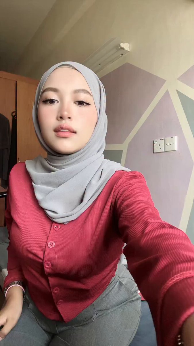 Top 5 Hijab Viral Trending Ukhti Indonesia Nafa Urbach One For All Jilbab Cream Berbentuk Lope New Global 2025 Official