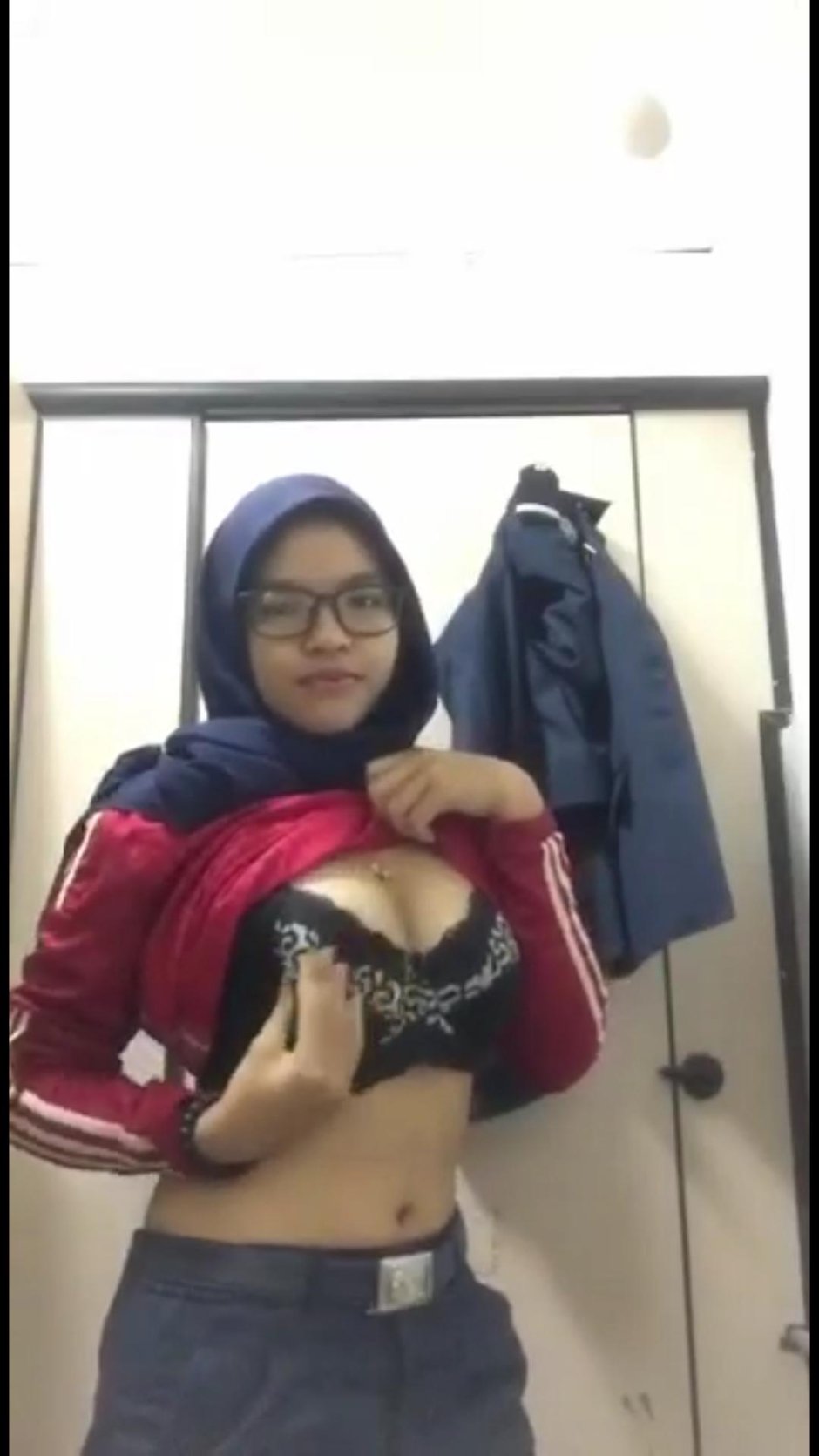 Video Indo Terbaru di Kebun Sawit on Social Media in 2025 Cd Pink Ukhti Jilbab Masih Orisinil Belajar Wiwik Bareng Kakak Sma of All Time Trending Video Top Viral Barat